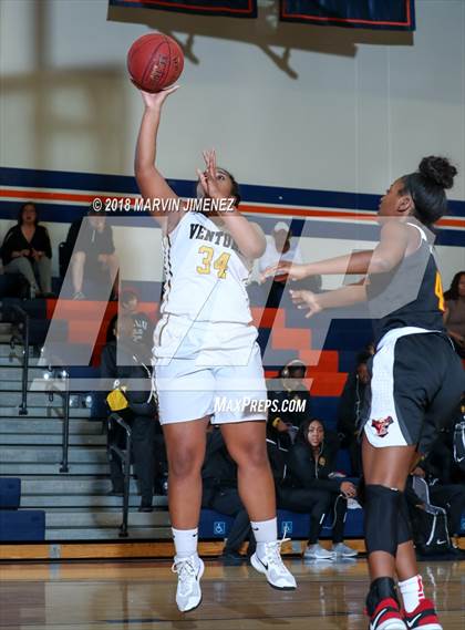 Thumbnail 1 in Ventura vs Etiwanda photogallery.