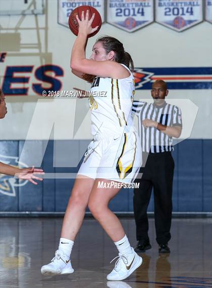 Thumbnail 1 in Ventura vs Etiwanda photogallery.