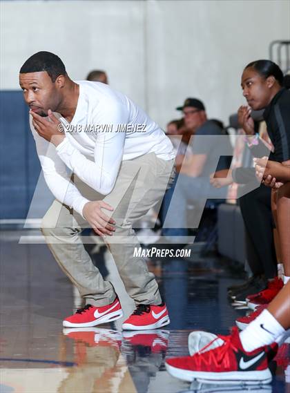 Thumbnail 3 in Ventura vs Etiwanda photogallery.