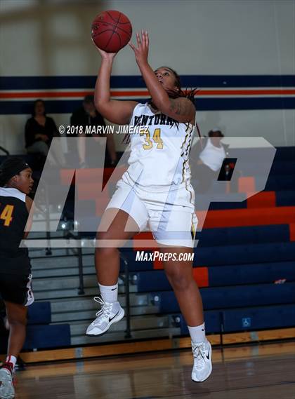 Thumbnail 3 in Ventura vs Etiwanda photogallery.