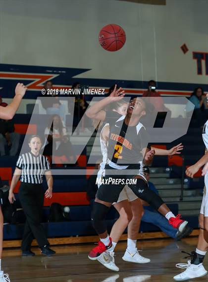 Thumbnail 1 in Ventura vs Etiwanda photogallery.