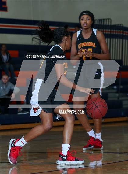 Thumbnail 1 in Ventura vs Etiwanda photogallery.