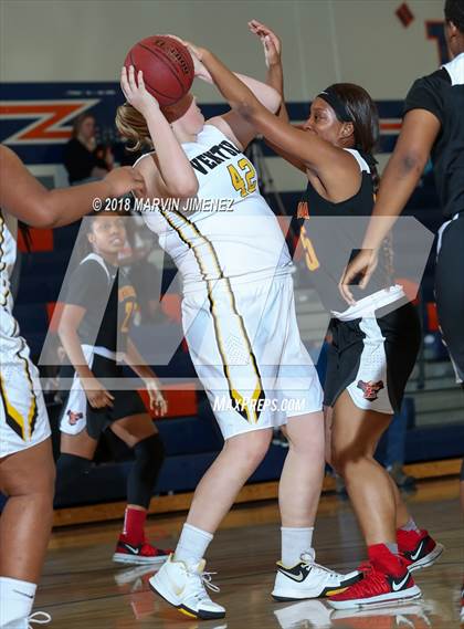 Thumbnail 3 in Ventura vs Etiwanda photogallery.
