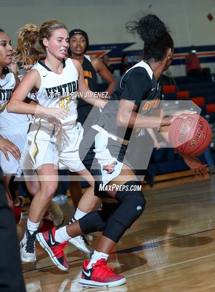 Thumbnail 1 in Ventura vs Etiwanda photogallery.