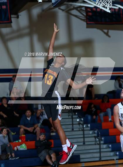 Thumbnail 2 in Ventura vs Etiwanda photogallery.