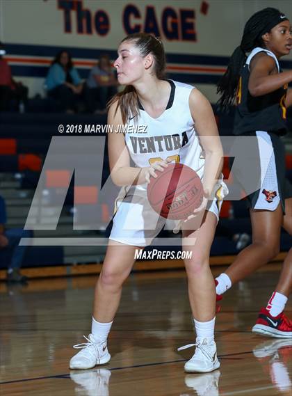 Thumbnail 3 in Ventura vs Etiwanda photogallery.