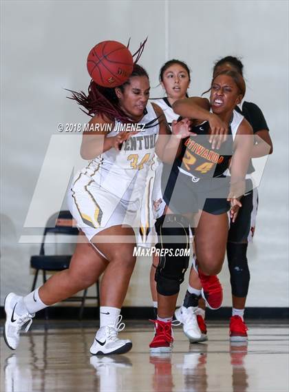 Thumbnail 2 in Ventura vs Etiwanda photogallery.