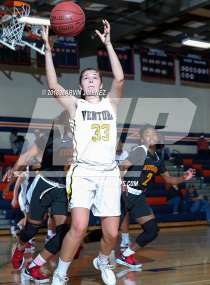 Thumbnail 2 in Ventura vs Etiwanda photogallery.