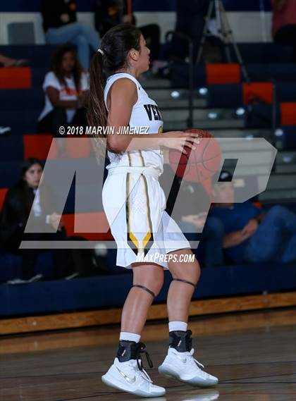 Thumbnail 3 in Ventura vs Etiwanda photogallery.