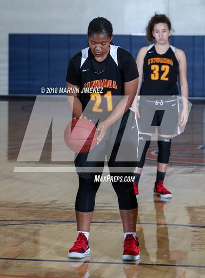 Thumbnail 2 in Ventura vs Etiwanda photogallery.