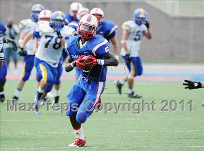 Thumbnail 1 in DeMatha vs. Loyola (I-95 Kickoff Classic) photogallery.