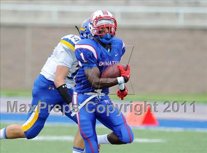 Thumbnail 1 in DeMatha vs. Loyola (I-95 Kickoff Classic) photogallery.