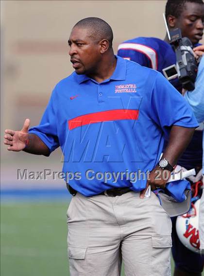 Thumbnail 1 in DeMatha vs. Loyola (I-95 Kickoff Classic) photogallery.