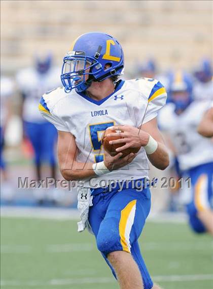 Thumbnail 2 in DeMatha vs. Loyola (I-95 Kickoff Classic) photogallery.