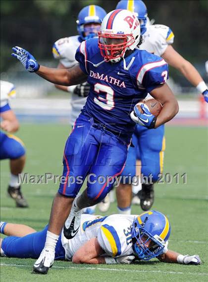 Thumbnail 3 in DeMatha vs. Loyola (I-95 Kickoff Classic) photogallery.