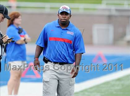 Thumbnail 2 in DeMatha vs. Loyola (I-95 Kickoff Classic) photogallery.