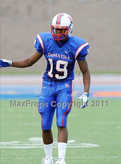 Thumbnail 3 in DeMatha vs. Loyola (I-95 Kickoff Classic) photogallery.
