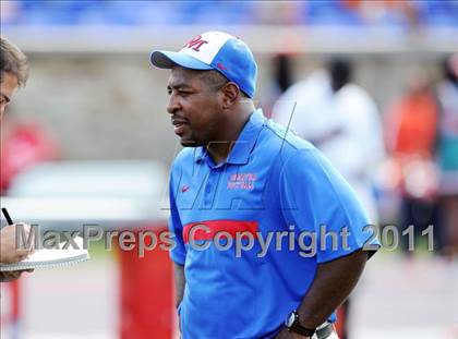 Thumbnail 2 in DeMatha vs. Loyola (I-95 Kickoff Classic) photogallery.