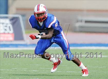 Thumbnail 3 in DeMatha vs. Loyola (I-95 Kickoff Classic) photogallery.