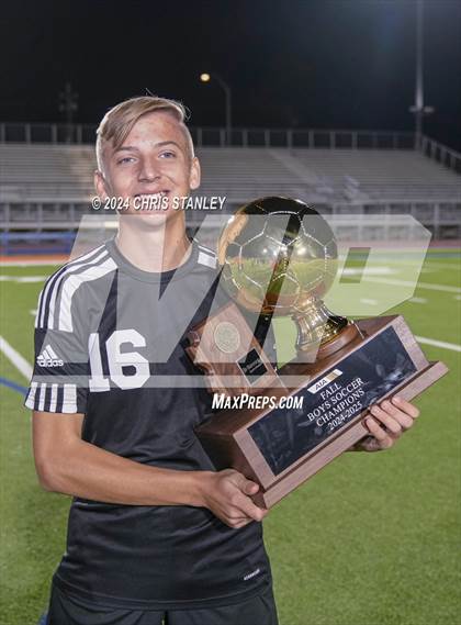 Thumbnail 2 in Madison Highland Prep vs Snowflake (AIA-2A Awards) photogallery.