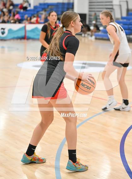 Thumbnail 2 in Cedar Valley vs. Coronado (Section 7) photogallery.
