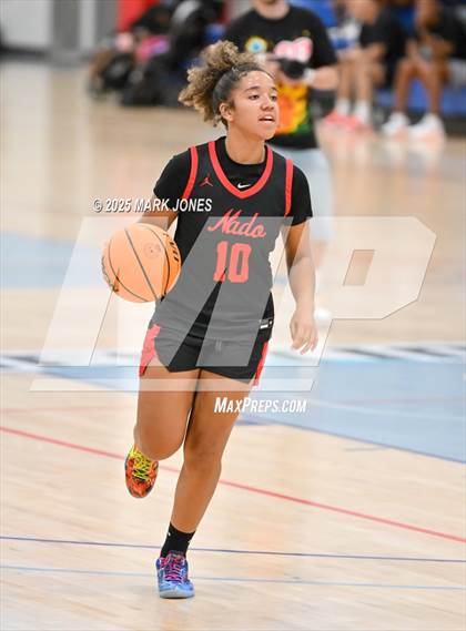 Thumbnail 2 in Cedar Valley vs. Coronado (Section 7) photogallery.