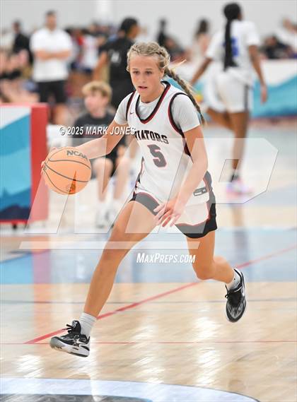 Thumbnail 2 in Cedar Valley vs. Coronado (Section 7) photogallery.