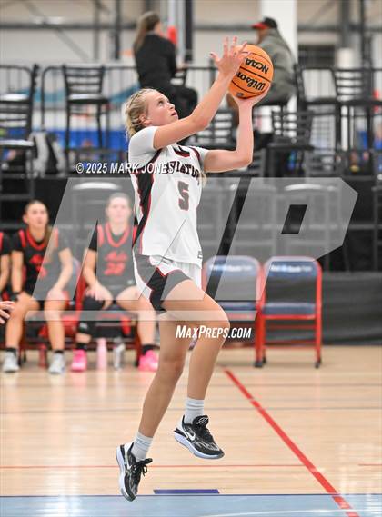 Thumbnail 2 in Cedar Valley vs. Coronado (Section 7) photogallery.