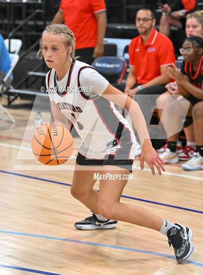 Thumbnail 2 in Cedar Valley vs. Coronado (Section 7) photogallery.