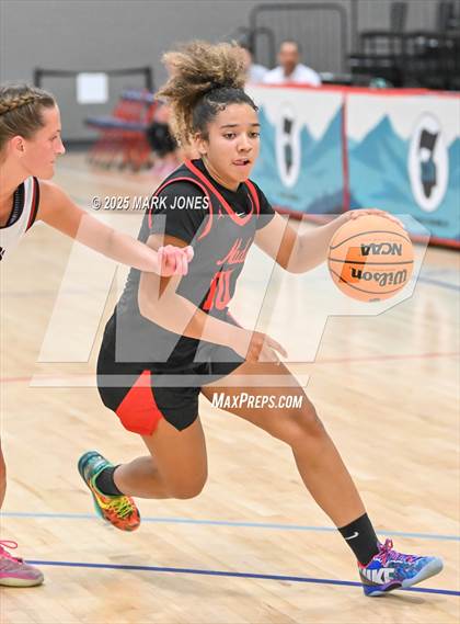 Thumbnail 3 in Cedar Valley vs. Coronado (Section 7) photogallery.