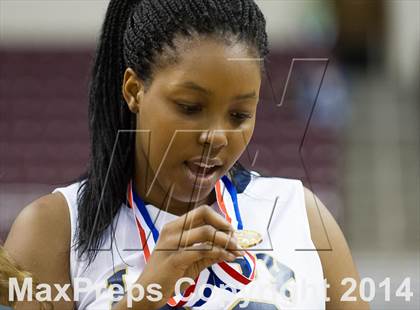 Thumbnail 1 in Old Forge vs. Vincentian Academy (PIAA Class A Final) photogallery.
