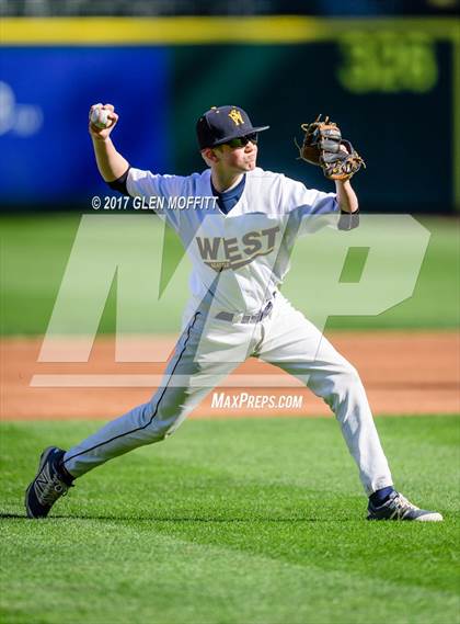 Thumbnail 2 in Auburn Mountainview vs. West Seattle photogallery.