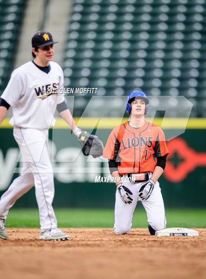 Thumbnail 3 in Auburn Mountainview vs. West Seattle photogallery.