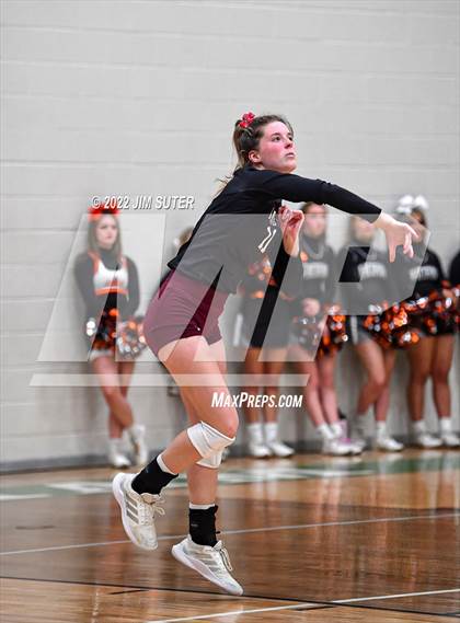 Thumbnail 1 in Thorndale vs. Schulenburg (UIL 2A Region 4 Area Playoff) photogallery.