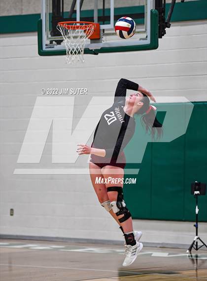 Thumbnail 2 in Thorndale vs. Schulenburg (UIL 2A Region 4 Area Playoff) photogallery.