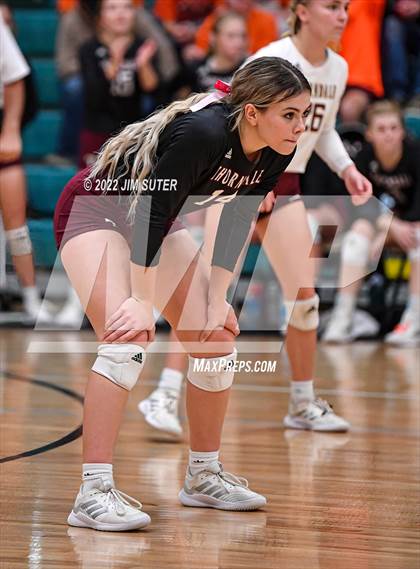 Thumbnail 1 in Thorndale vs. Schulenburg (UIL 2A Region 4 Area Playoff) photogallery.