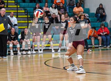 Thumbnail 3 in Thorndale vs. Schulenburg (UIL 2A Region 4 Area Playoff) photogallery.