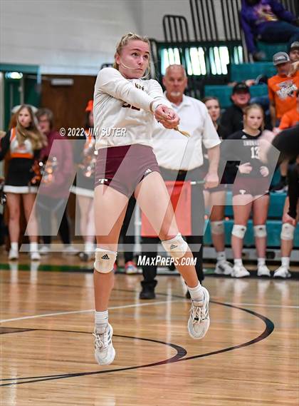 Thumbnail 1 in Thorndale vs. Schulenburg (UIL 2A Region 4 Area Playoff) photogallery.