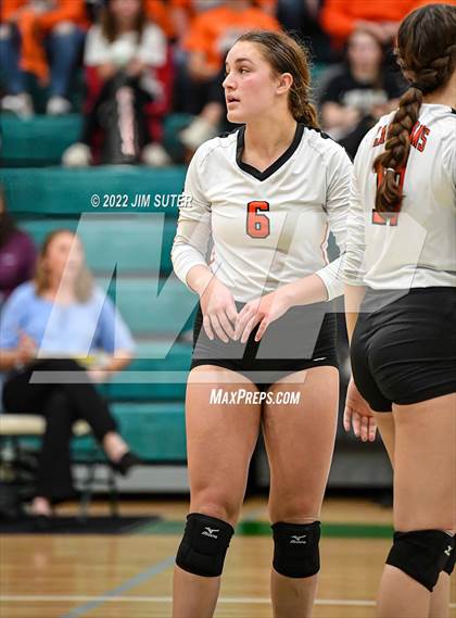 Thumbnail 3 in Thorndale vs. Schulenburg (UIL 2A Region 4 Area Playoff) photogallery.