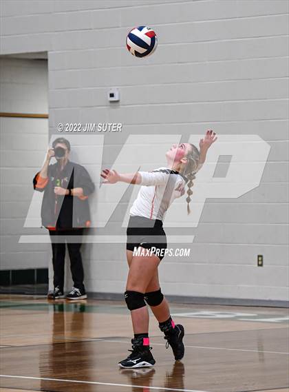 Thumbnail 2 in Thorndale vs. Schulenburg (UIL 2A Region 4 Area Playoff) photogallery.