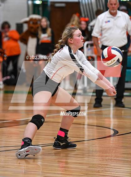 Thumbnail 1 in Thorndale vs. Schulenburg (UIL 2A Region 4 Area Playoff) photogallery.