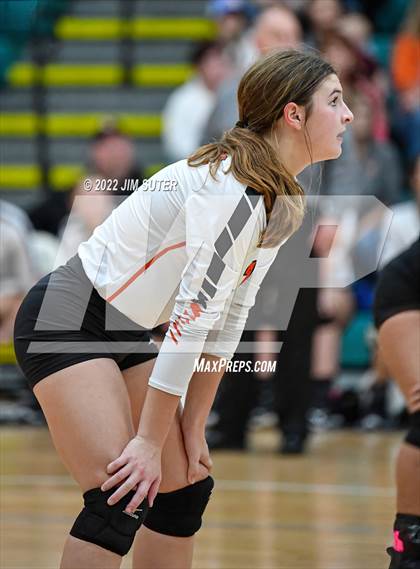Thumbnail 3 in Thorndale vs. Schulenburg (UIL 2A Region 4 Area Playoff) photogallery.