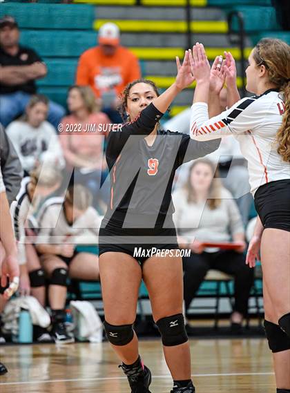Thumbnail 3 in Thorndale vs. Schulenburg (UIL 2A Region 4 Area Playoff) photogallery.