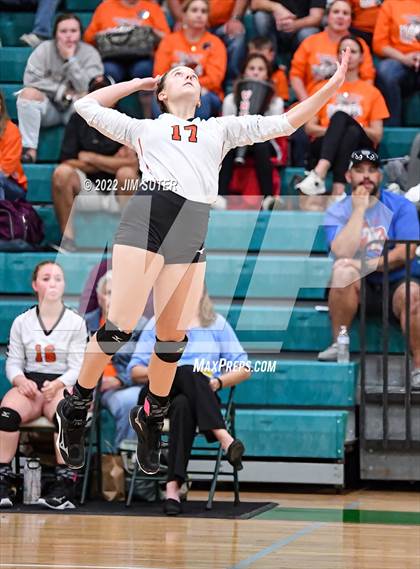 Thumbnail 2 in Thorndale vs. Schulenburg (UIL 2A Region 4 Area Playoff) photogallery.