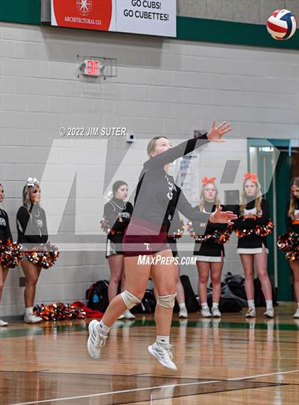 Thumbnail 1 in Thorndale vs. Schulenburg (UIL 2A Region 4 Area Playoff) photogallery.