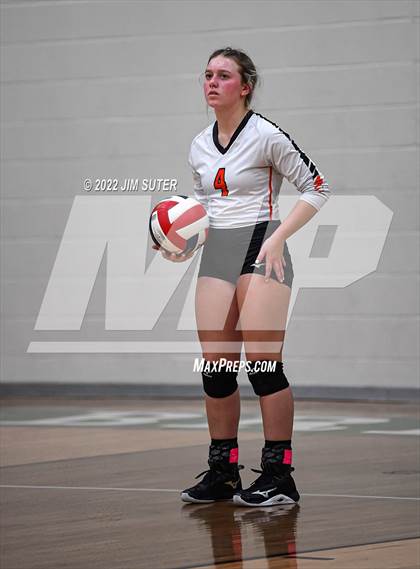 Thumbnail 1 in Thorndale vs. Schulenburg (UIL 2A Region 4 Area Playoff) photogallery.