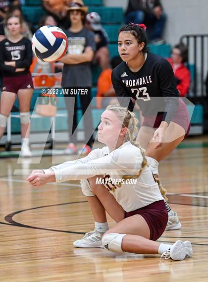 Thumbnail 2 in Thorndale vs. Schulenburg (UIL 2A Region 4 Area Playoff) photogallery.