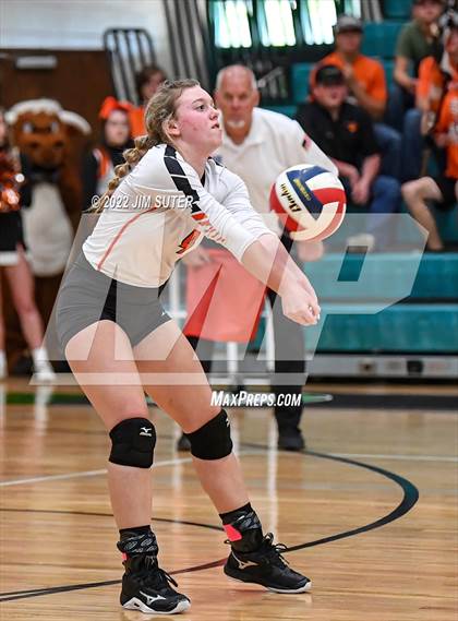 Thumbnail 2 in Thorndale vs. Schulenburg (UIL 2A Region 4 Area Playoff) photogallery.