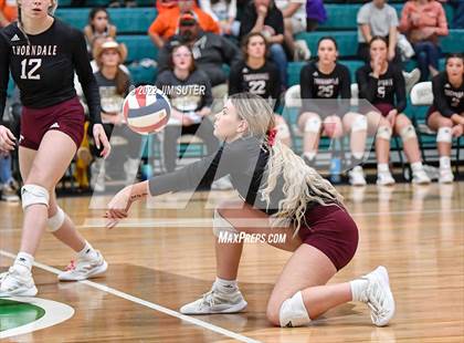 Thumbnail 1 in Thorndale vs. Schulenburg (UIL 2A Region 4 Area Playoff) photogallery.