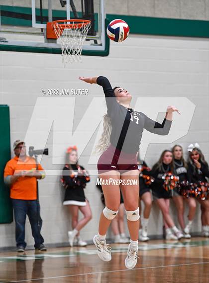 Thumbnail 3 in Thorndale vs. Schulenburg (UIL 2A Region 4 Area Playoff) photogallery.